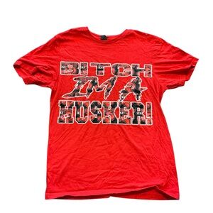 💚Gildan HUSKER NEBRASKA Red Graphic Men's Tee